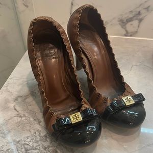 Tori Burch pumps